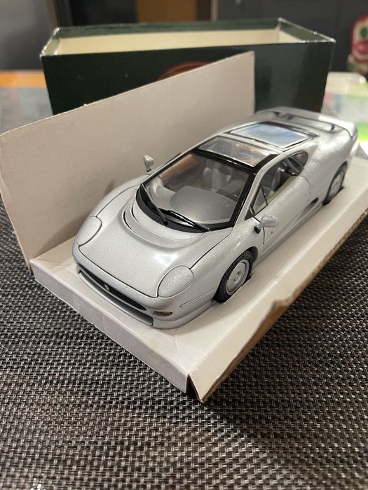 Количка Jaguar XJ220 1 към 24