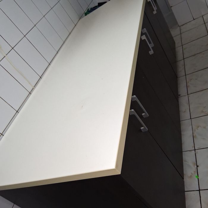 Masa cu blat si loc depozitare