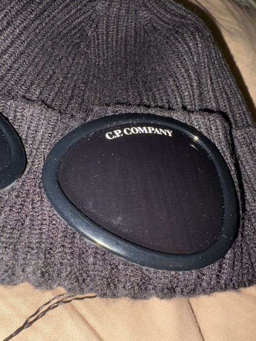 Зимна шапка CP company НОВА!