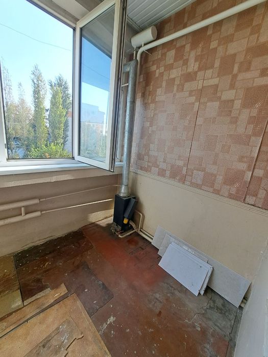 Квартира в Ахунбабаевском массиве , за каналом Лаззат