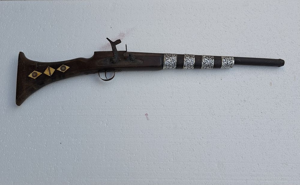 За декорация или за колекция..