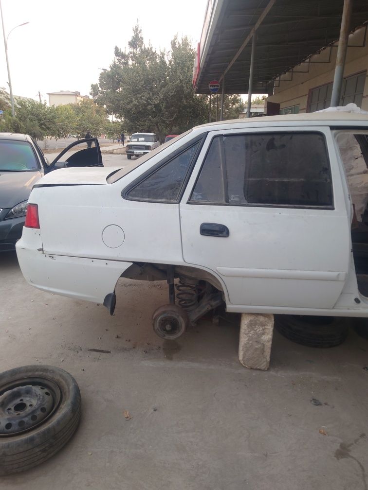 Nexia 2 orqa zadok