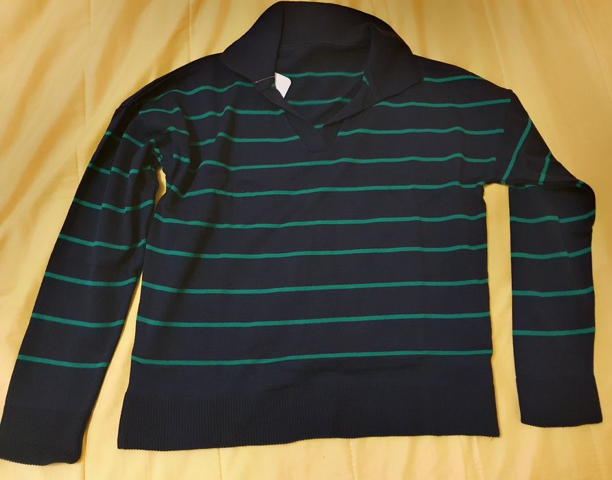 Дамски пуловер с яка