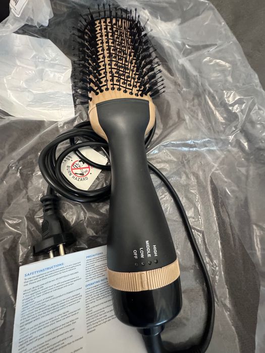 Фен-расческа новый, несколько этапов укладки