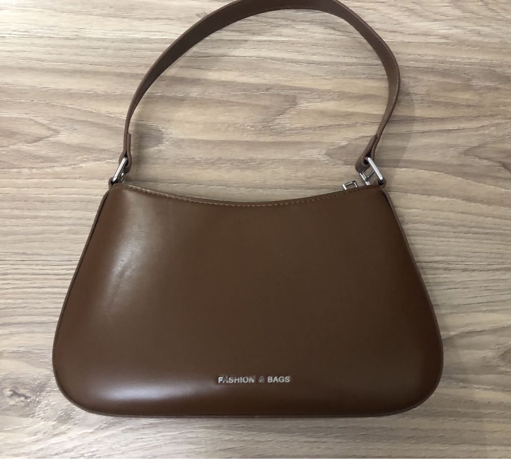 коричневая стильная сумочка