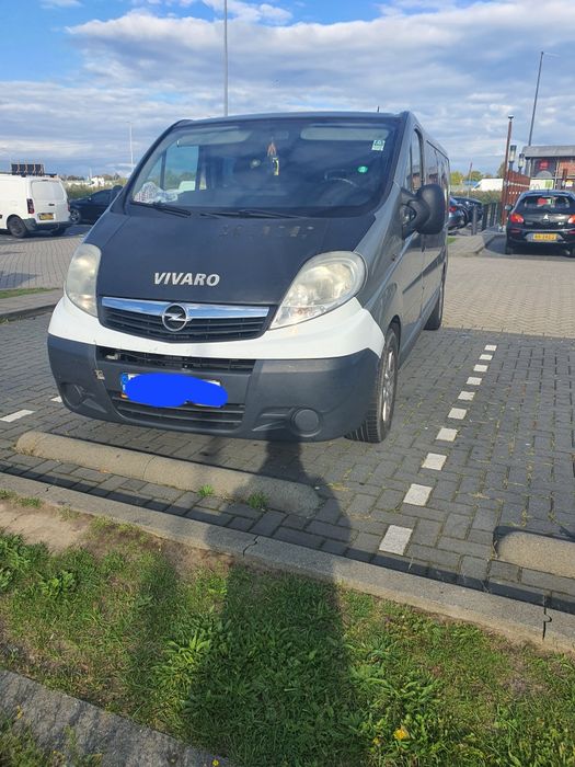 Opel Vivaro 2.0l 8+1 locuri
