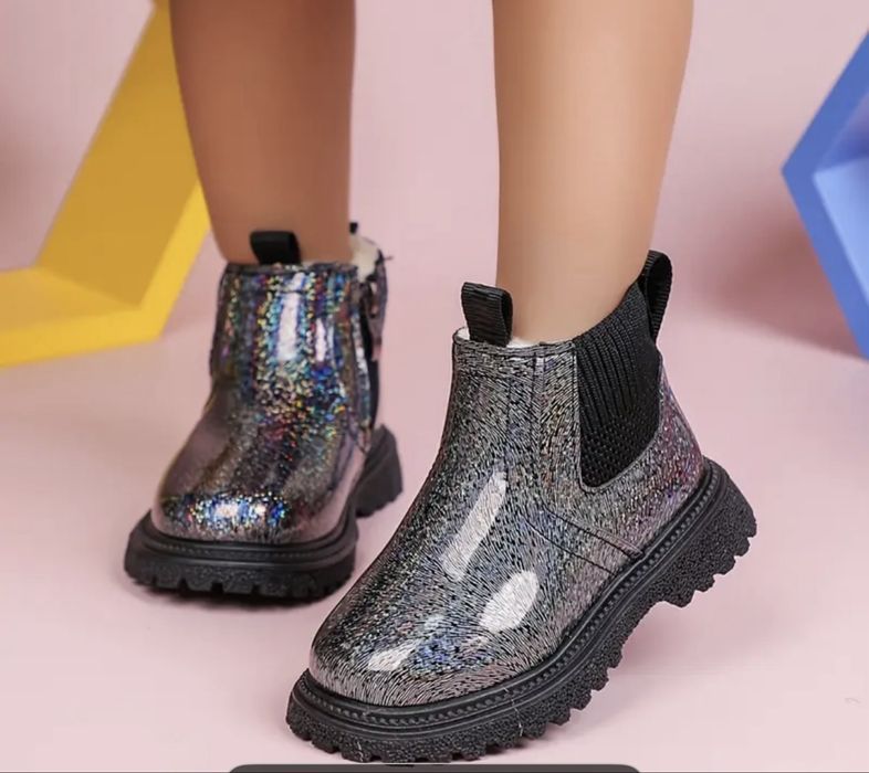 Чисто нови детски боти с дебел пух