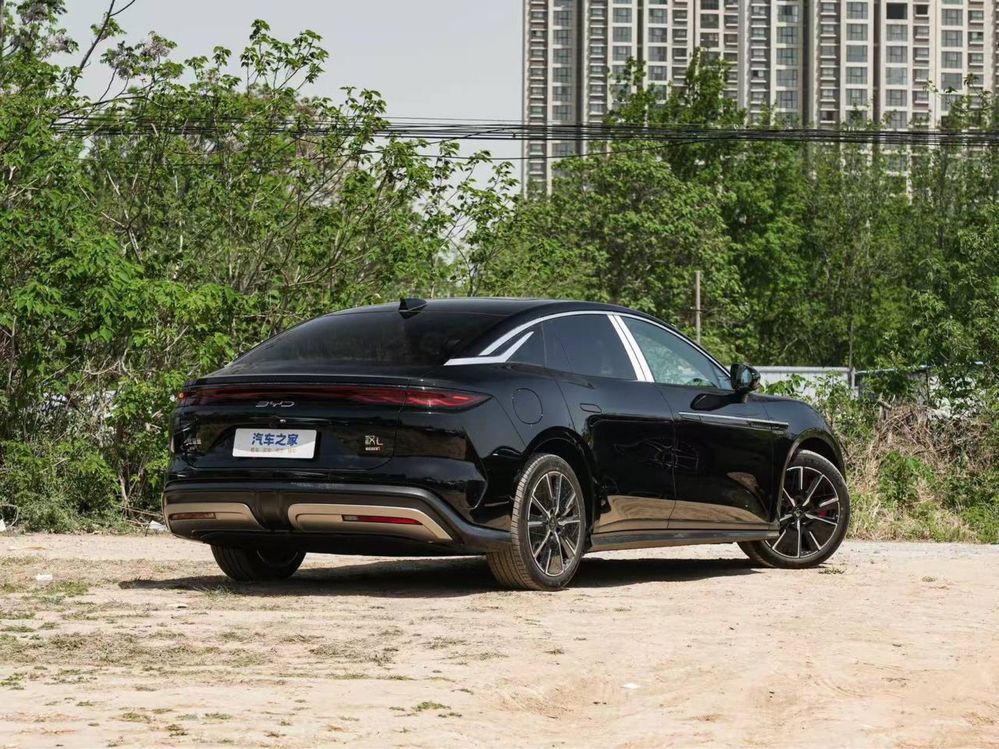 BYD Han L  2025 Qora va Oq