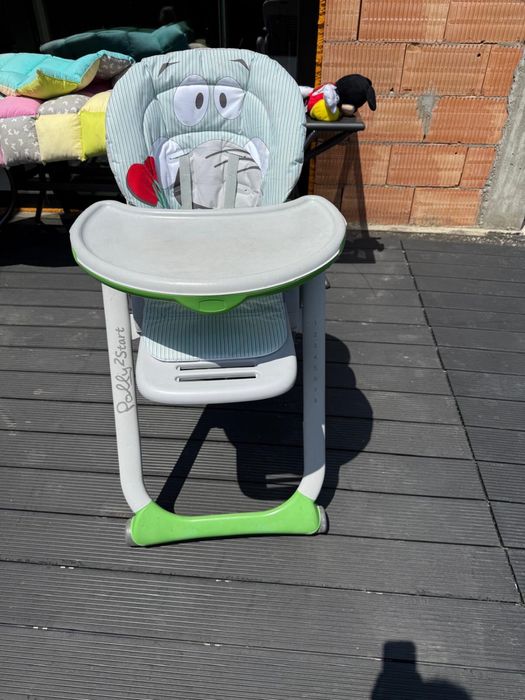 Scaun de masa Chicco cu 2 huse noi