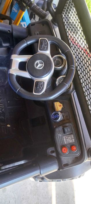 Mașinuță 4x4 Mercedes