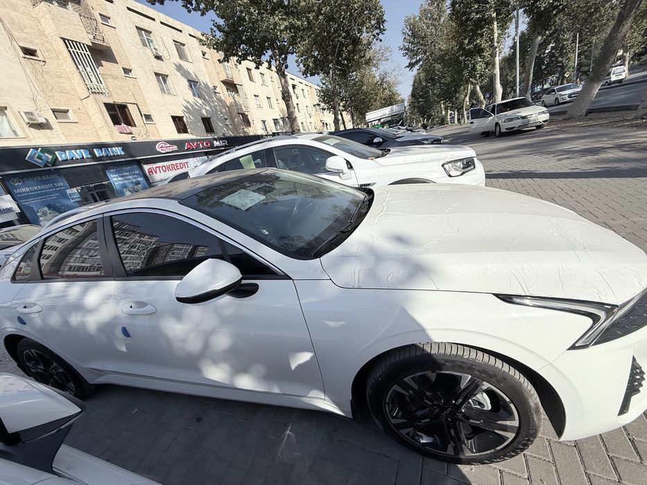 Kia K5 2022 yil