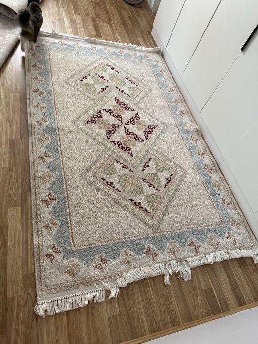 Ковер за 8000 тг. Размер 1,5 на 2,3 м .После химчистки