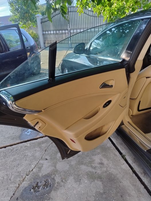 Dezmembrez Mercedes CLS W219 usa far stop bara grila perna amortizor