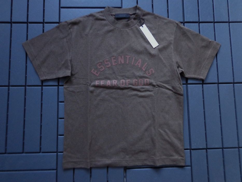 Мъжка тениска ESSENTIALS