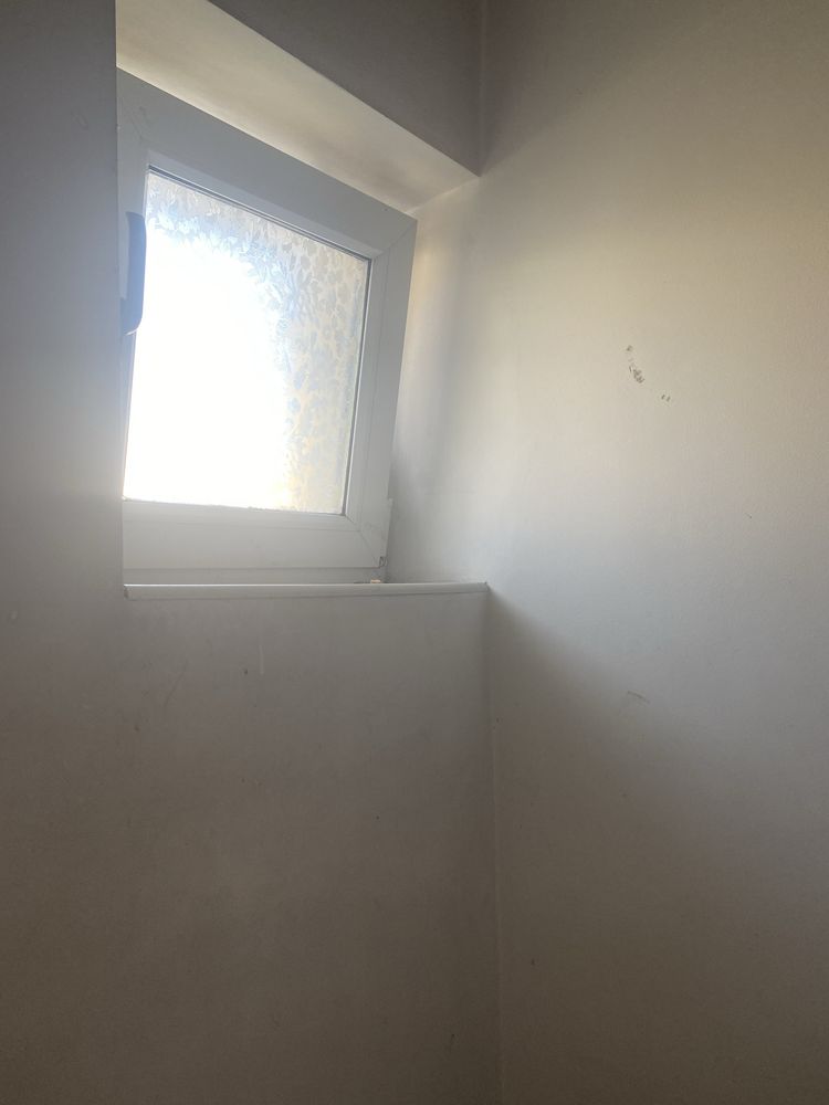 Vand apartament 2 camere Petrila , jud Hunedoara