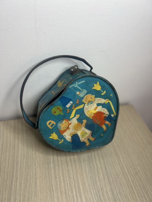 Cutie de prânz comunistă din metal – anul 1965