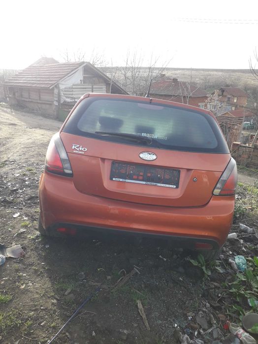 Kia rio na на части