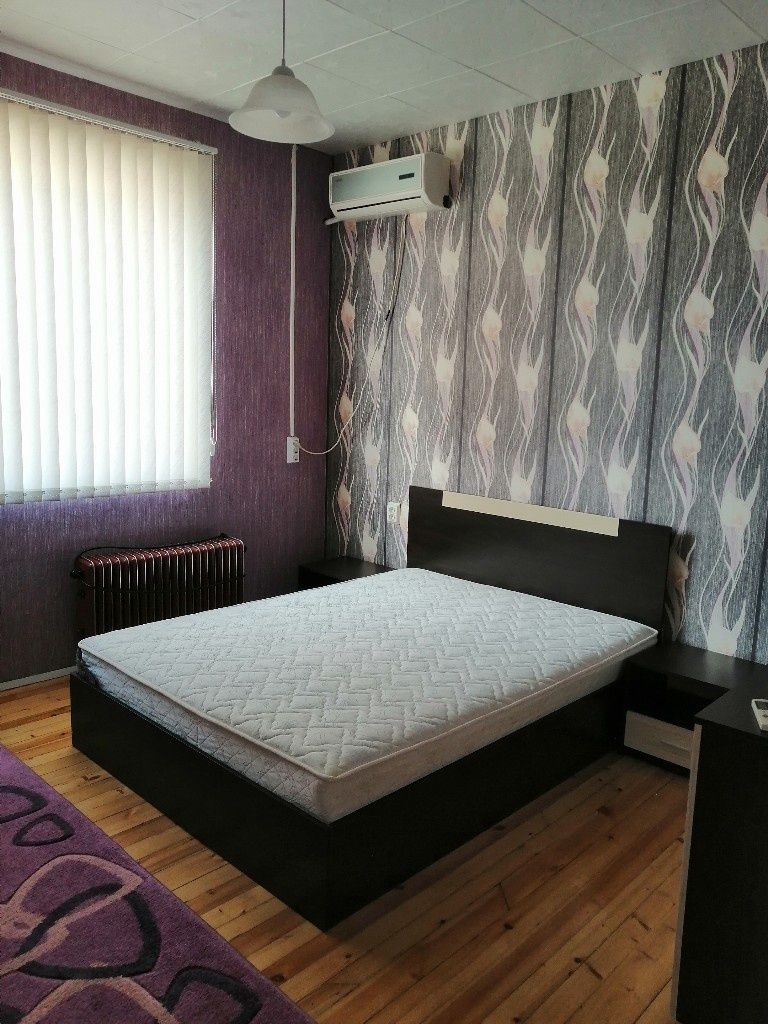 Дава се под наем Етаж от къща в Плевен, Широк център - 100 кв.м за 331.5 € - Снимка #2