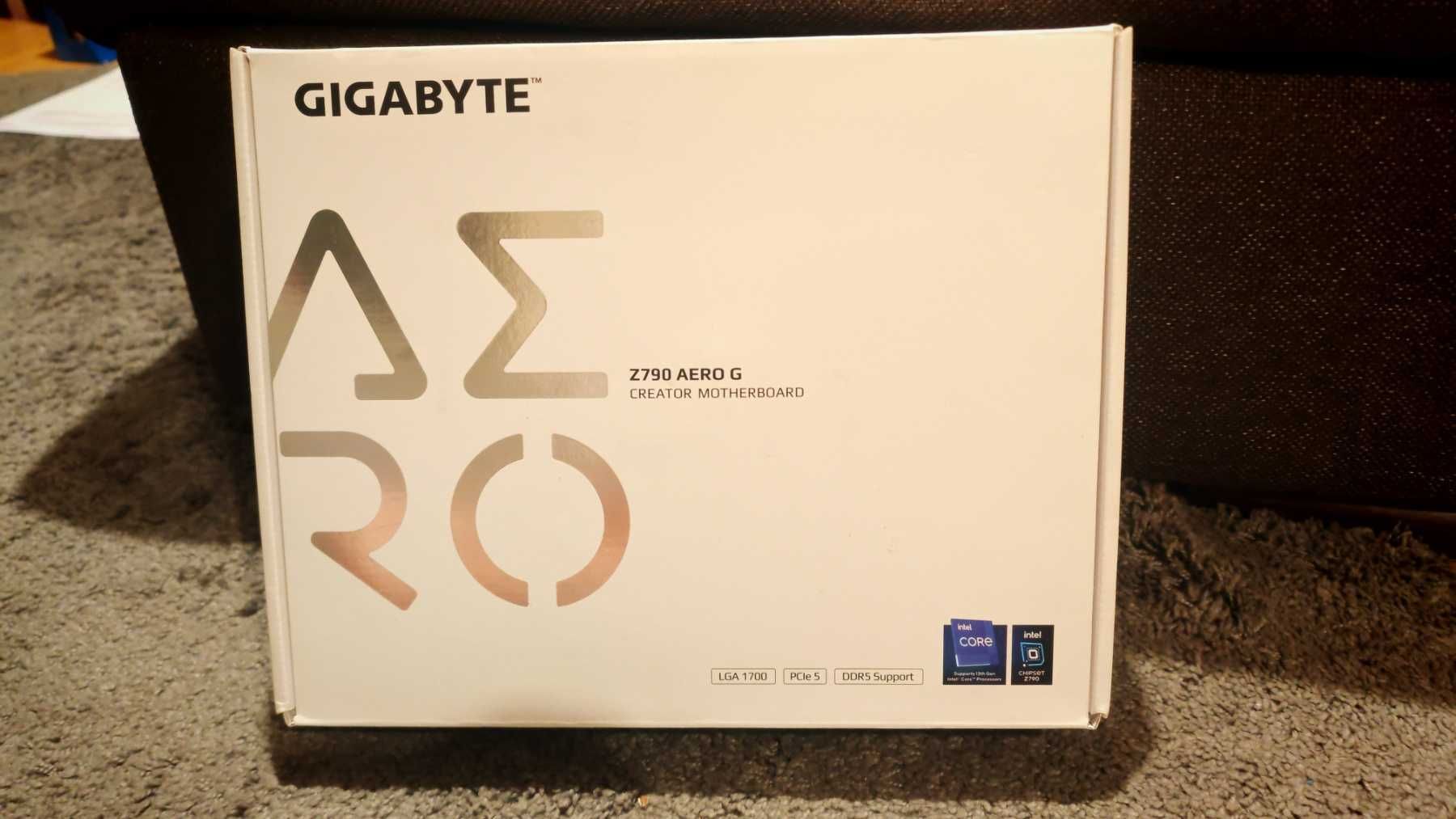 Gigabyte Z790 AERO G Wi-Fi 6E + Intel i7-12700KF, 12 Cores 5.0GHz