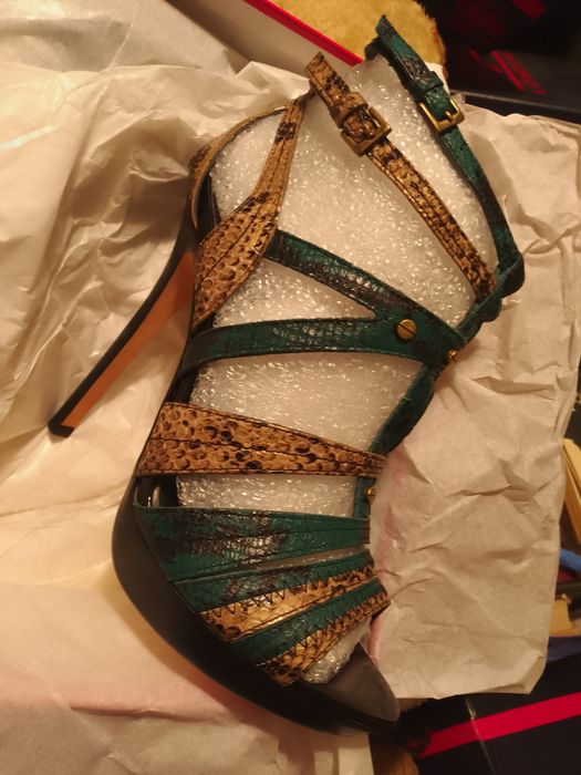 Sandale deosebite ,piele de șarpe