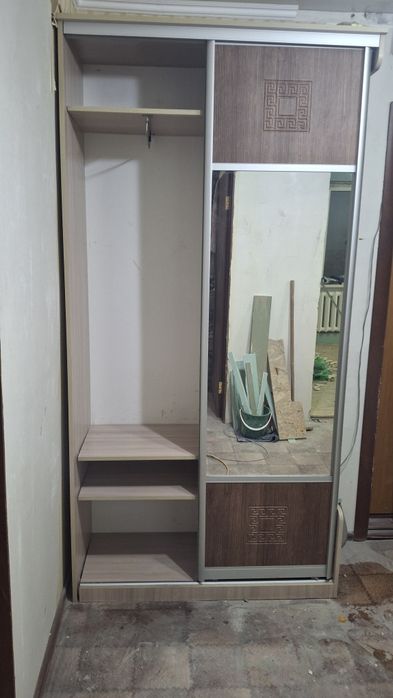 Продаётся прихожая