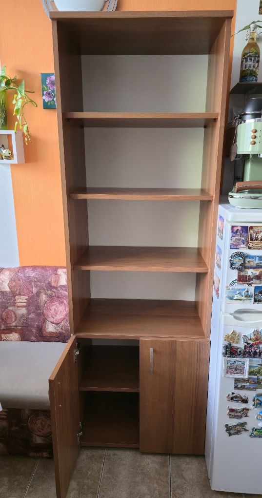 Секция, етажерка, библиотека