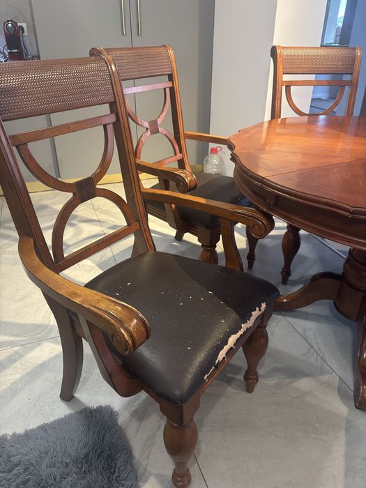 Set  masa cu 6 scaune din lemn masiv