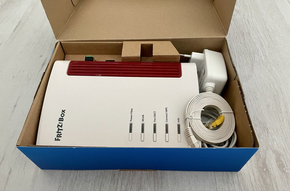 Router wireless FRITZ!Box 5530 Fiber Wi-Fi 6