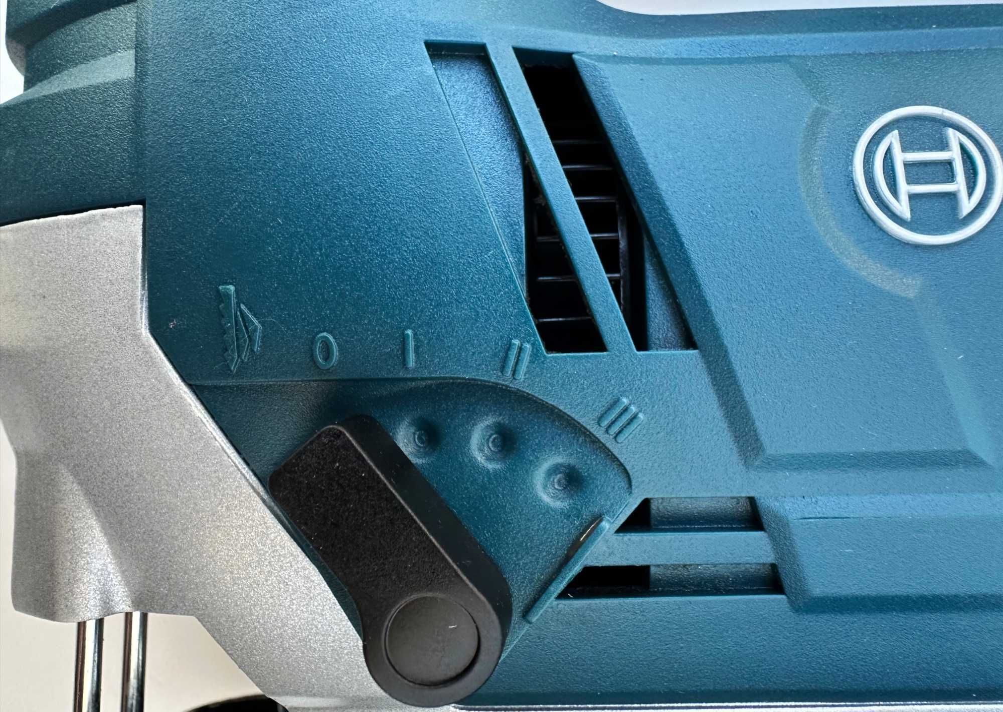 BOSCH GST 8000 E - Прободен трион 710W като нова!