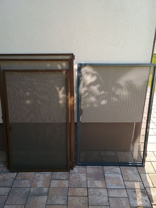 Site țânțari pentru geamuri maro și gri antracit