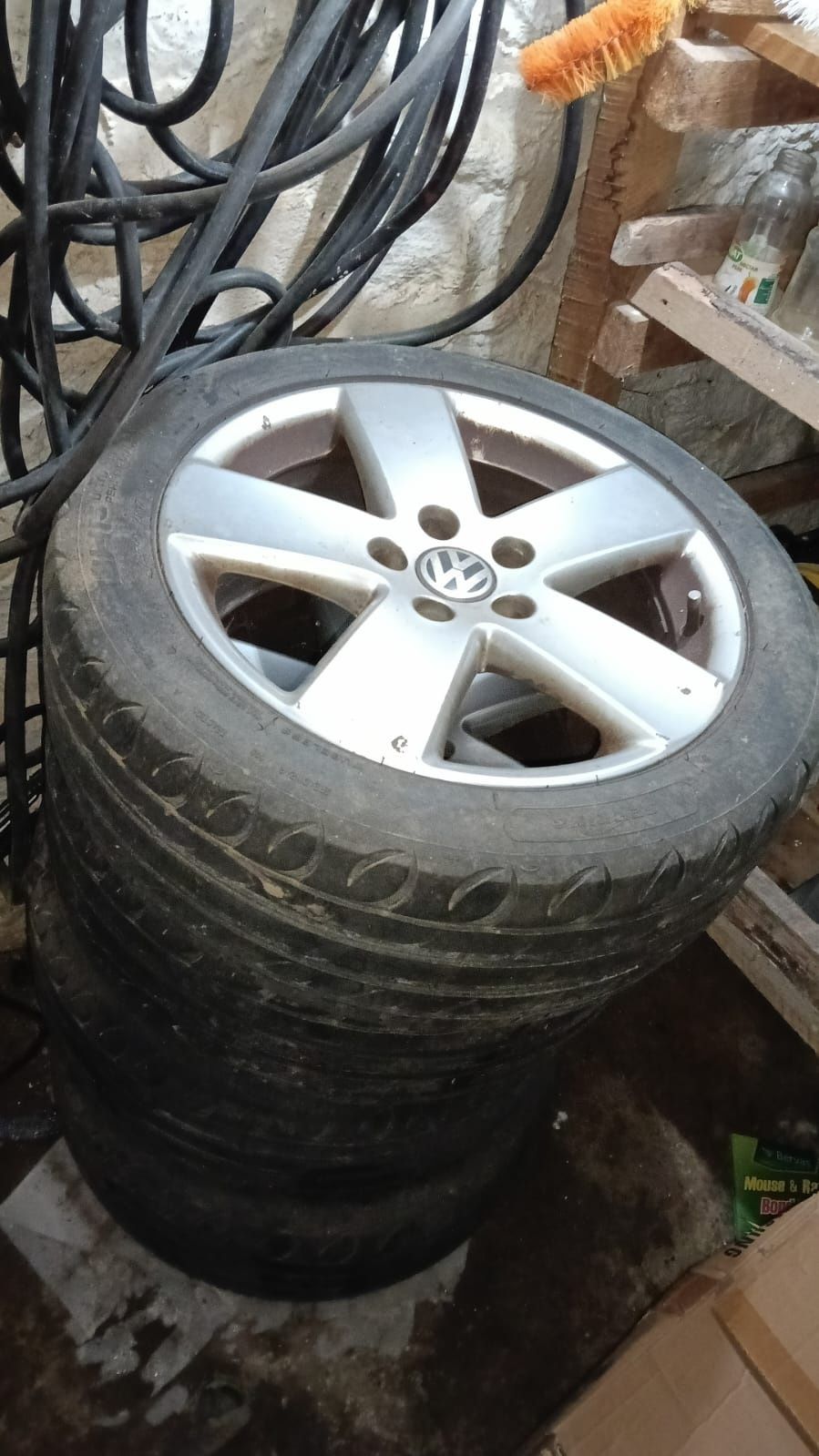Vând set jante R17