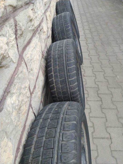 Roti de iarna 215/70/16