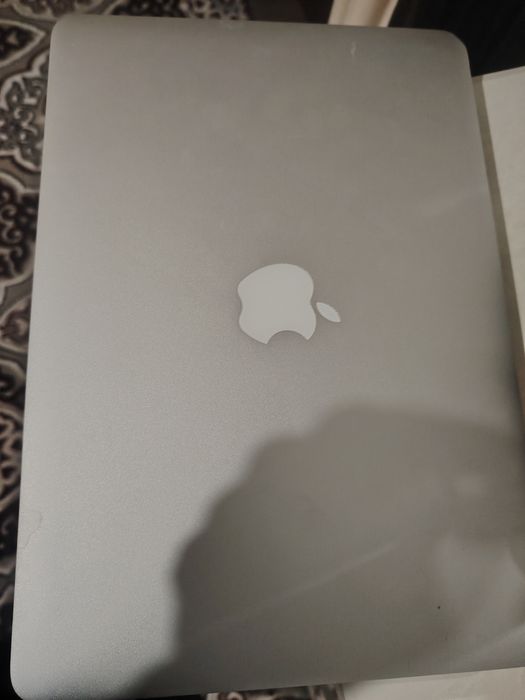 Mackbool pro 2015 bir tomon kalonka ishlamaydi