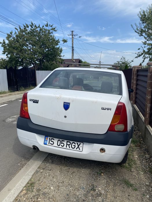 Vând mașină Dacia Logan