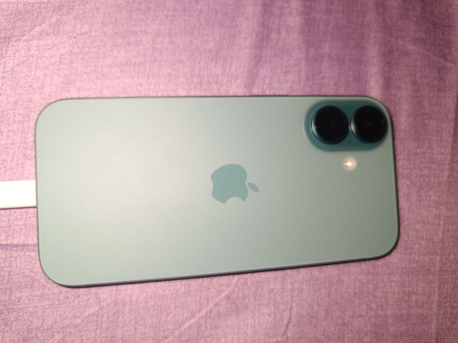 iPhone 16 impecabil
