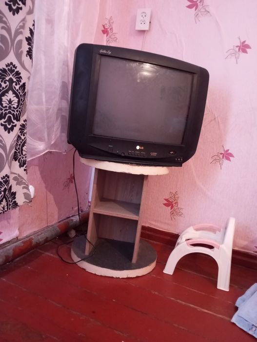 Продам телевизор