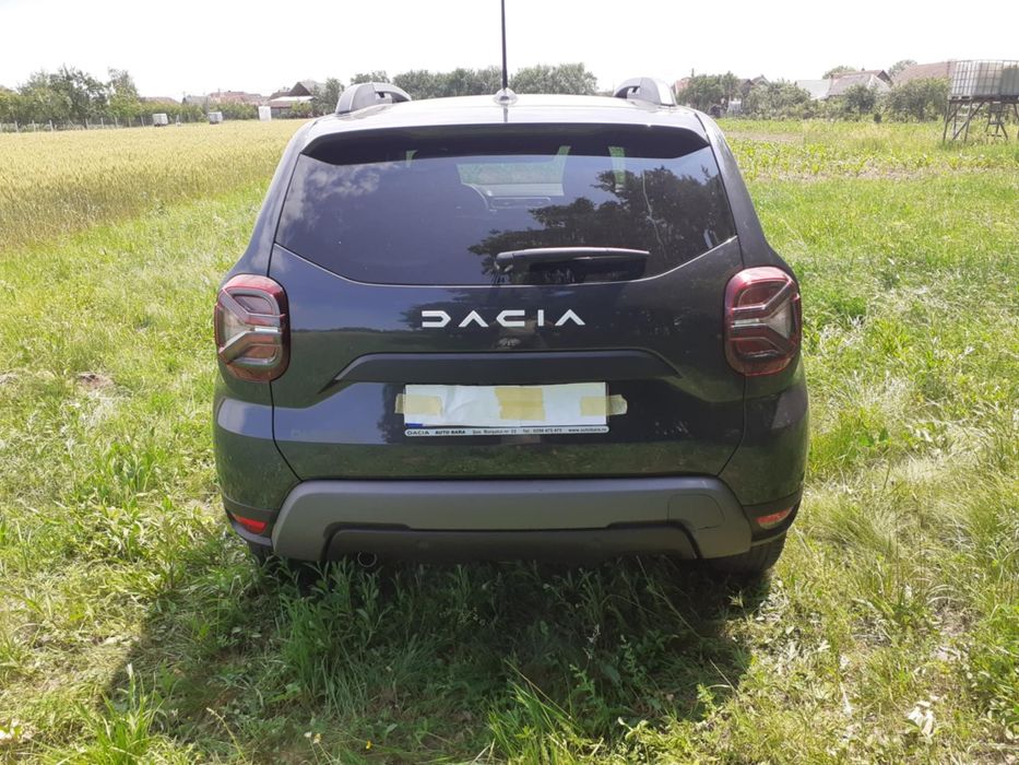 Dacia Duster de Garaj  cu 5000 Km unic proprietar !!