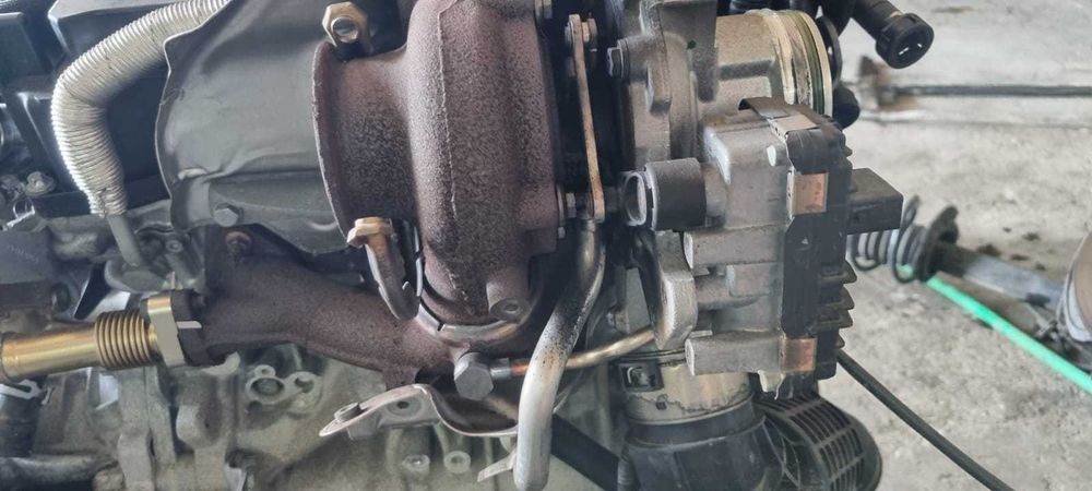 Turbina turbo completa cu galerie BMW F45 F46 F48 F39 8513635 1.8d B47