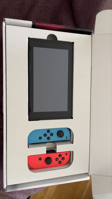 Nintendo Switch Red/Blue (Синьо/Червено)