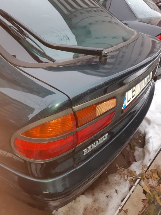 Renault Laguna an fabricație  1999
