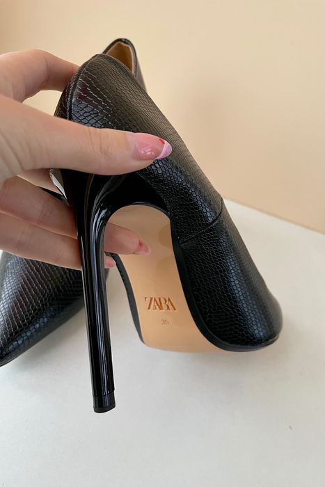 Обувки на ток Зара