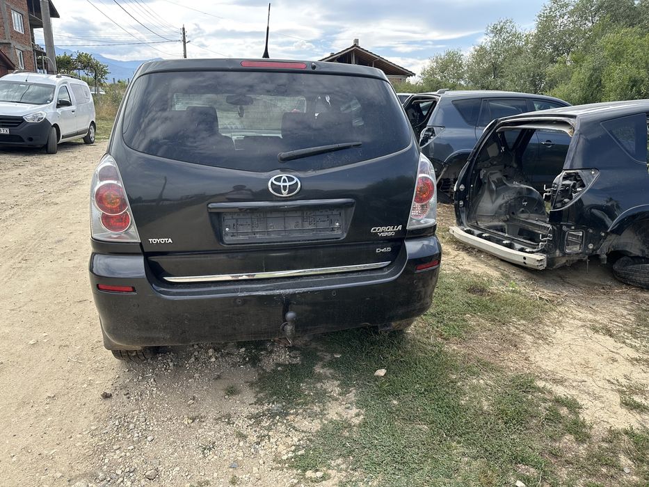 Toyota Corolla Verso на части 2.2 d4d 136 кс