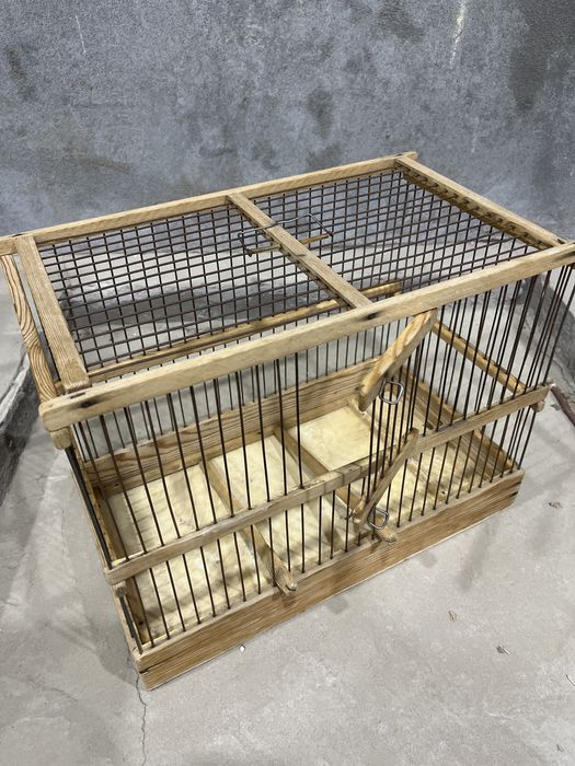 Клетки для птиц.