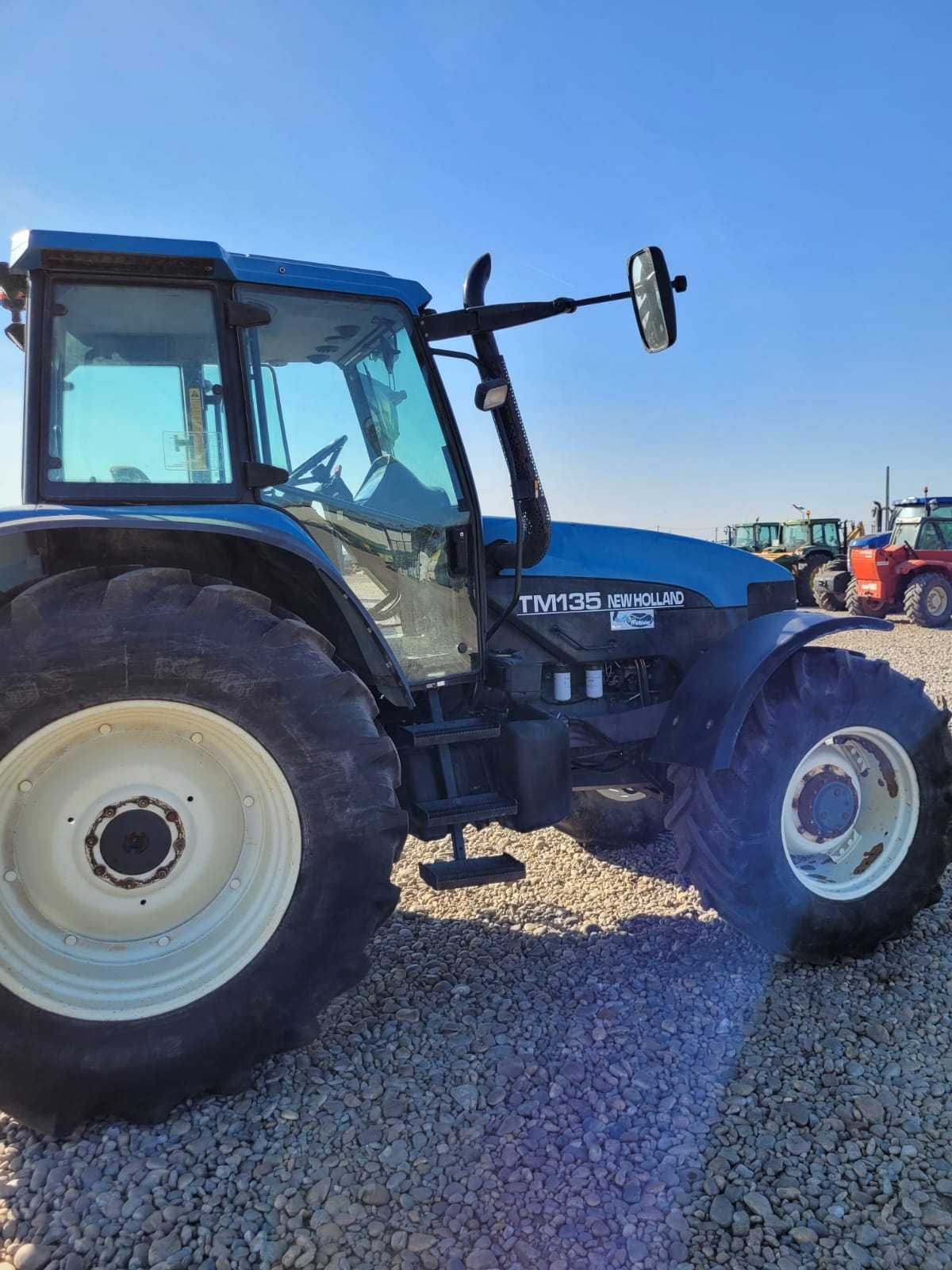 Tractor New Holland TM 135, an 2005, AC, 4x4, stare perfecta. IMPORT