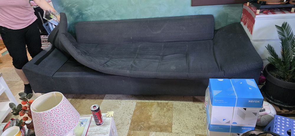 Vând canapele 250 leu/bucata