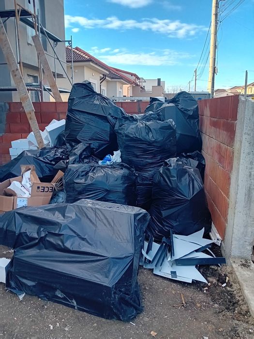 Ridic debarasez saci cu moloz