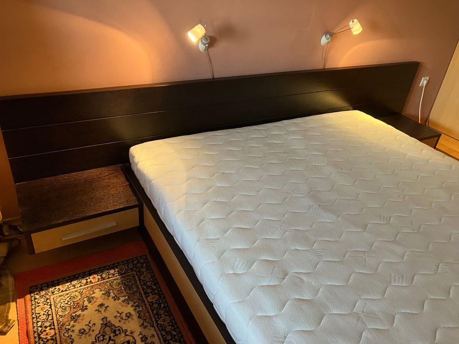 Спалня 180/200+нощни шкафчета+матрак