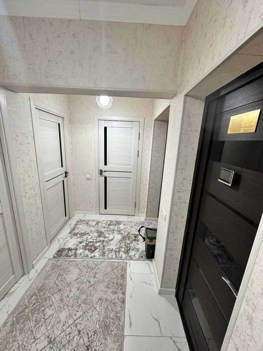 Продам 3х комнатную с ремонтом мебелью и техникой Себзар