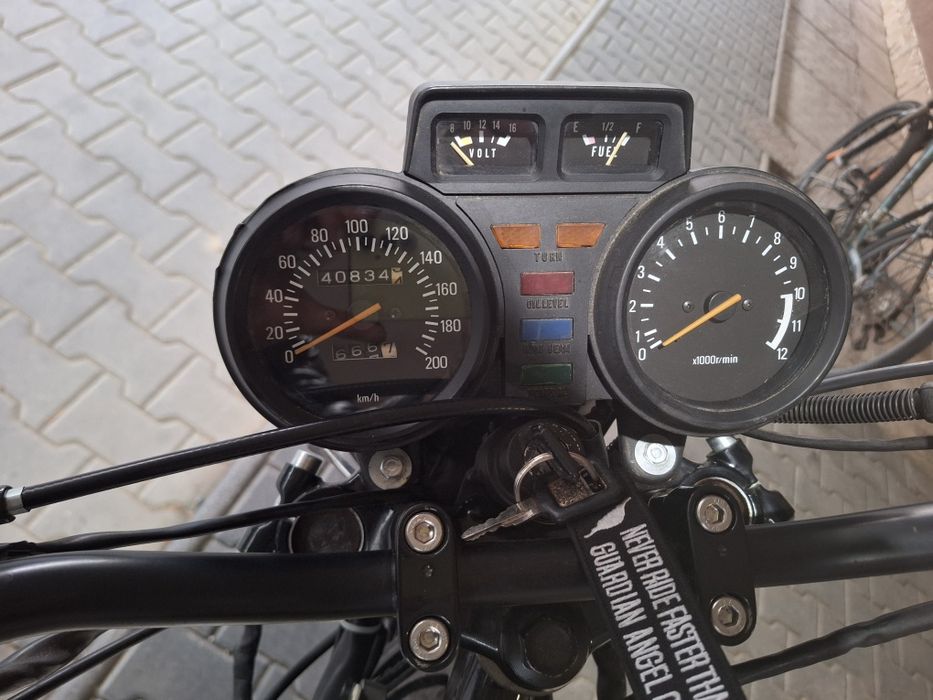 Yamaha XJ550  bobber  an 1981