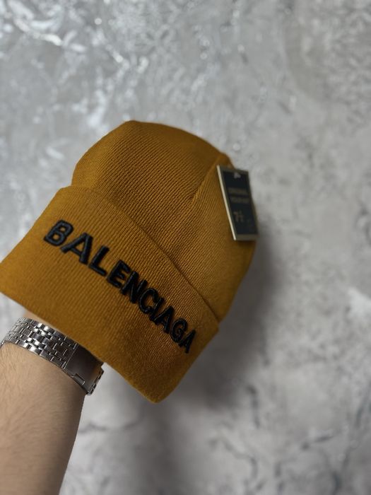 Замонавий шапка Balenciaga